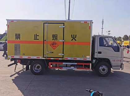 江源爆破器材运输车