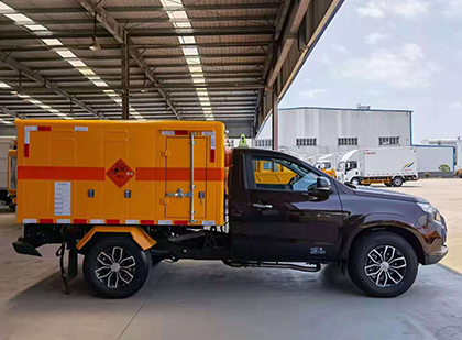 江源爆破器材运输车